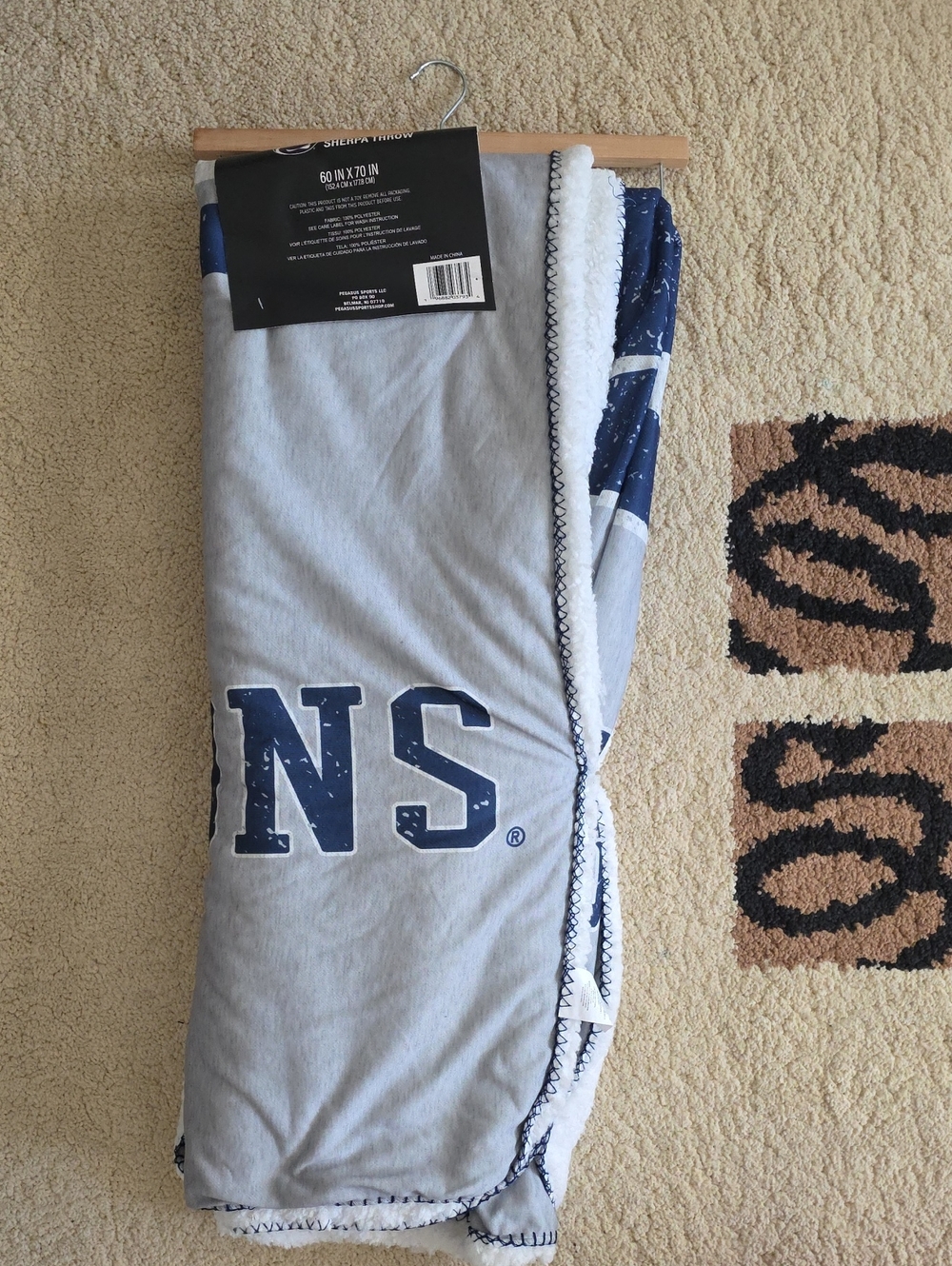 PENN STATE (NWT) Sweatshirt Sherpa Throw - Picture 3 of 4